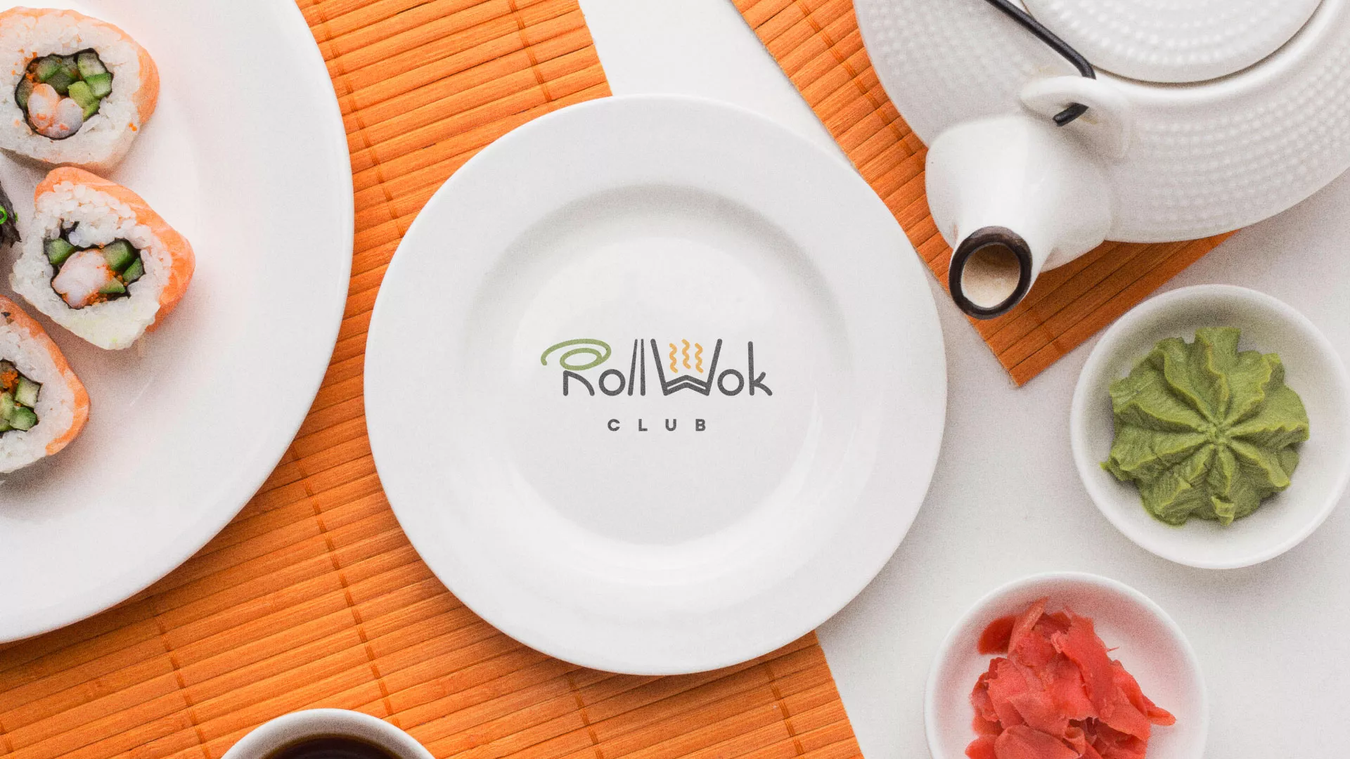 Разработка логотипа и фирменного стиля суши-бара «Roll Wok Club» в Ивангороде